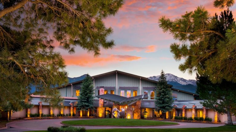 3-Day Solo Getaway: Explore & Recharge in Colorado Springs